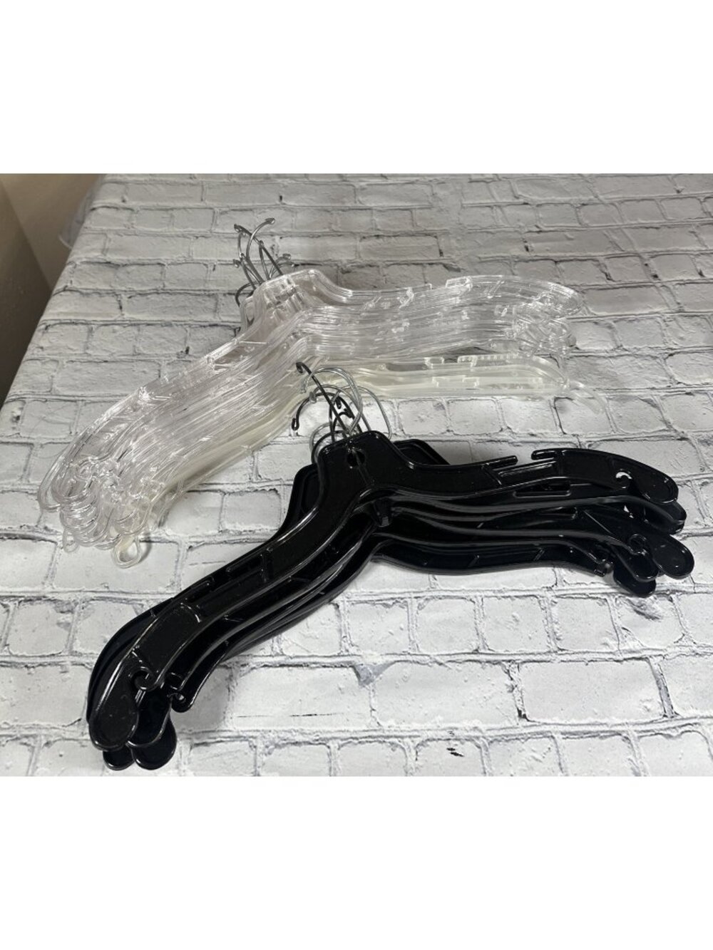 Lot Of 25 Retail Department Store Hangers Clothes Shirts Black Clear Plastic